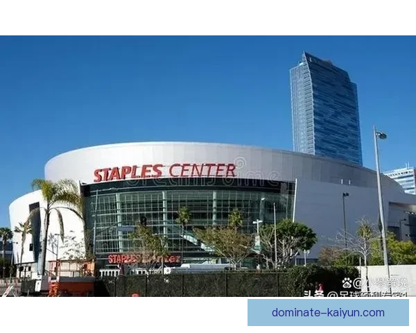 什克里尼亚尔在巴黎状态回暖，逐渐融入球队体系表现稳健